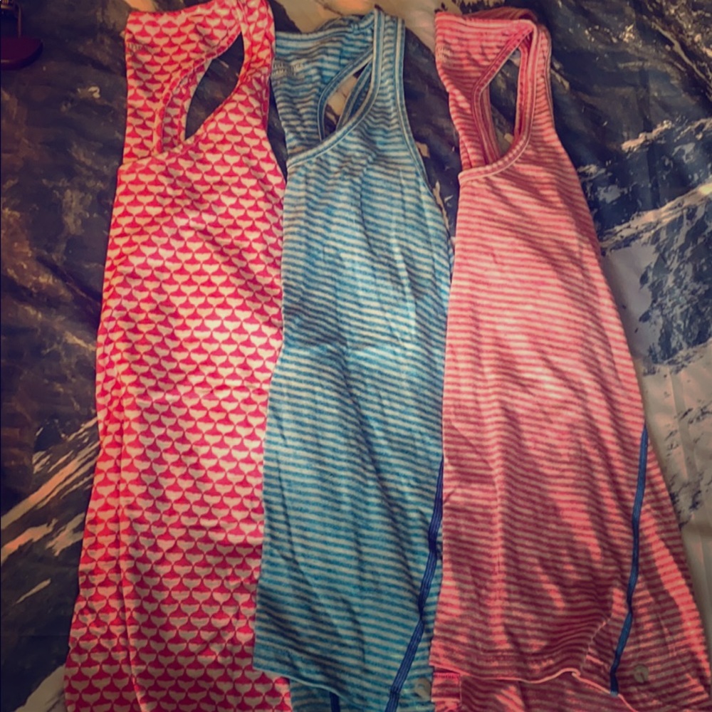 vineyard vines women’s performance tanks size S